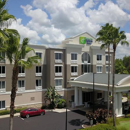 Holiday Inn Express And Suites Tampa I-75 At Bruce B. Downs By Ihg Екстериор снимка