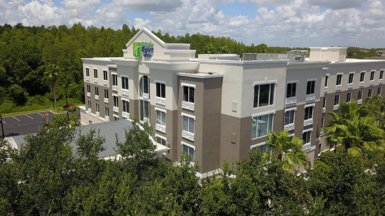 Holiday Inn Express And Suites Tampa I-75 At Bruce B. Downs By Ihg Екстериор снимка