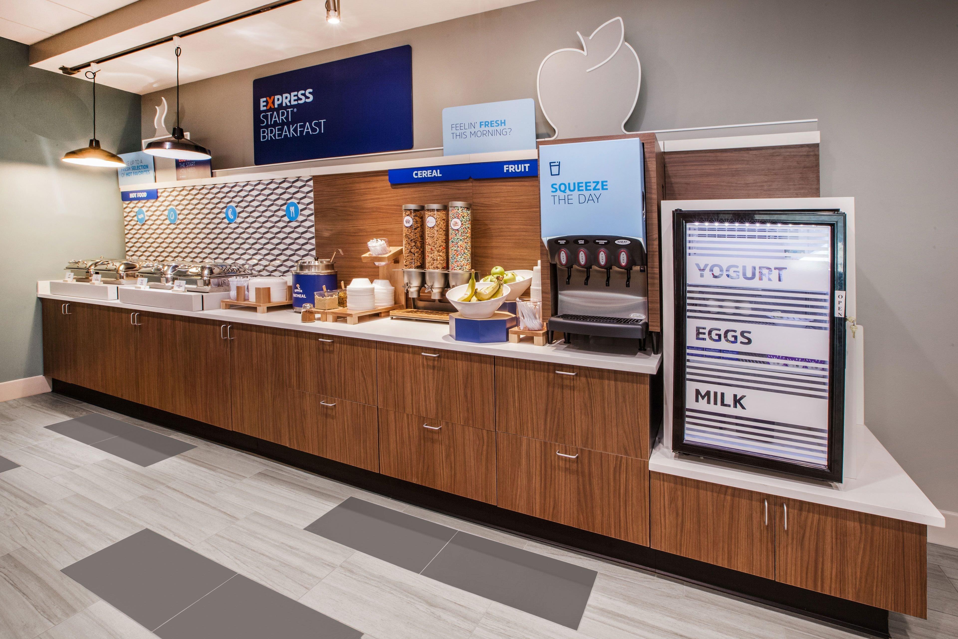 Holiday Inn Express And Suites Tampa I-75 At Bruce B. Downs By Ihg Екстериор снимка