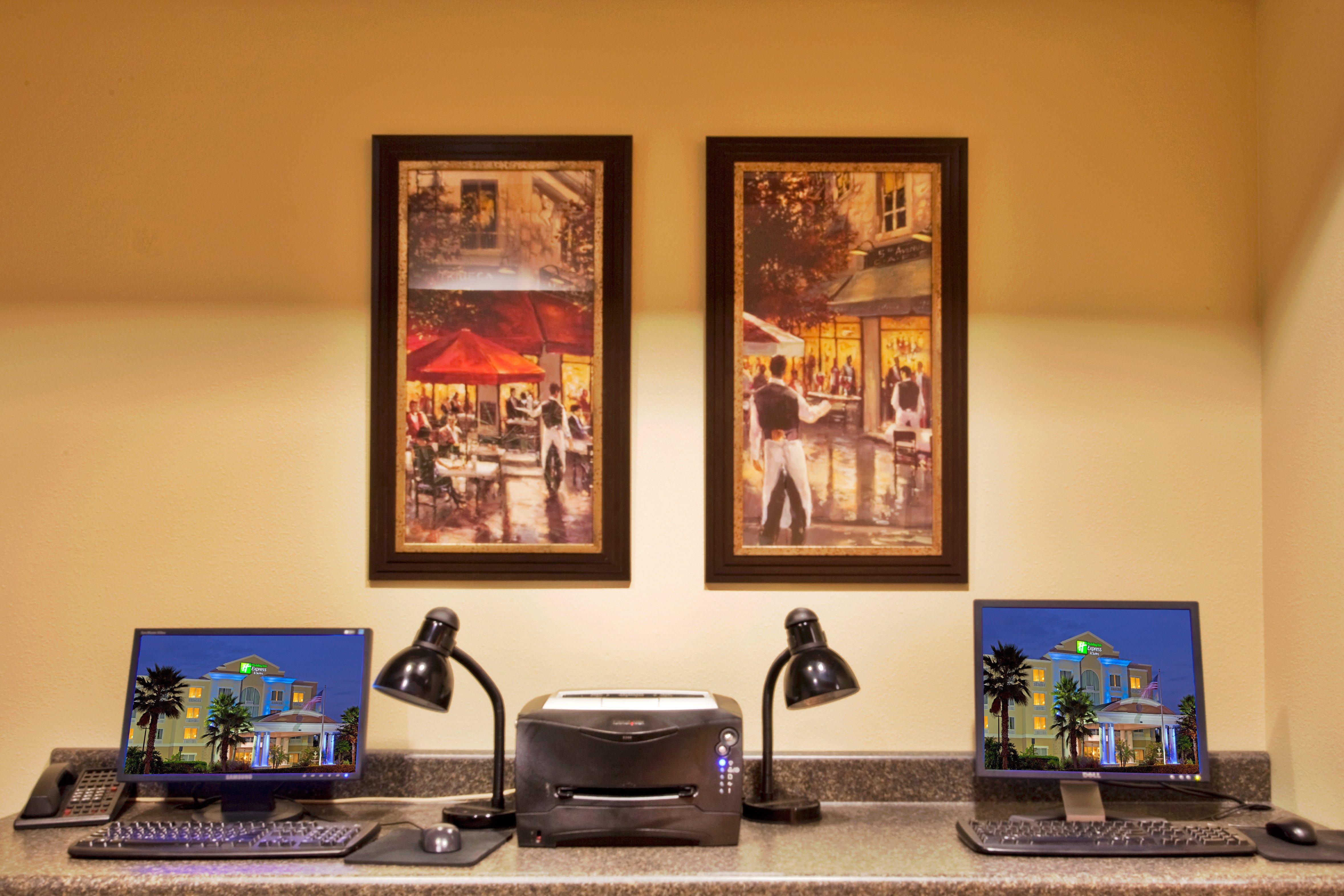 Holiday Inn Express And Suites Tampa I-75 At Bruce B. Downs By Ihg Екстериор снимка