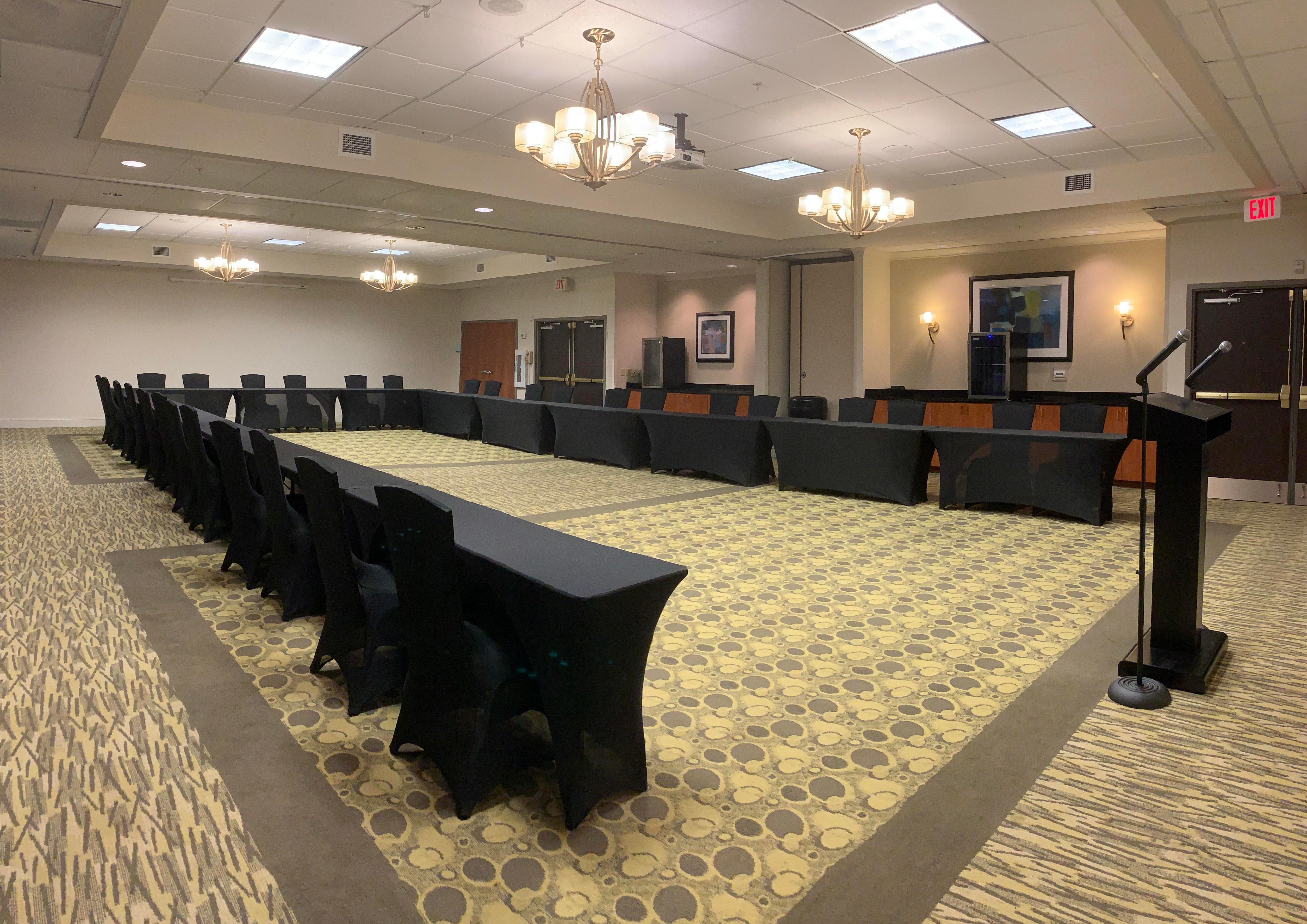 Holiday Inn Express And Suites Tampa I-75 At Bruce B. Downs By Ihg Екстериор снимка