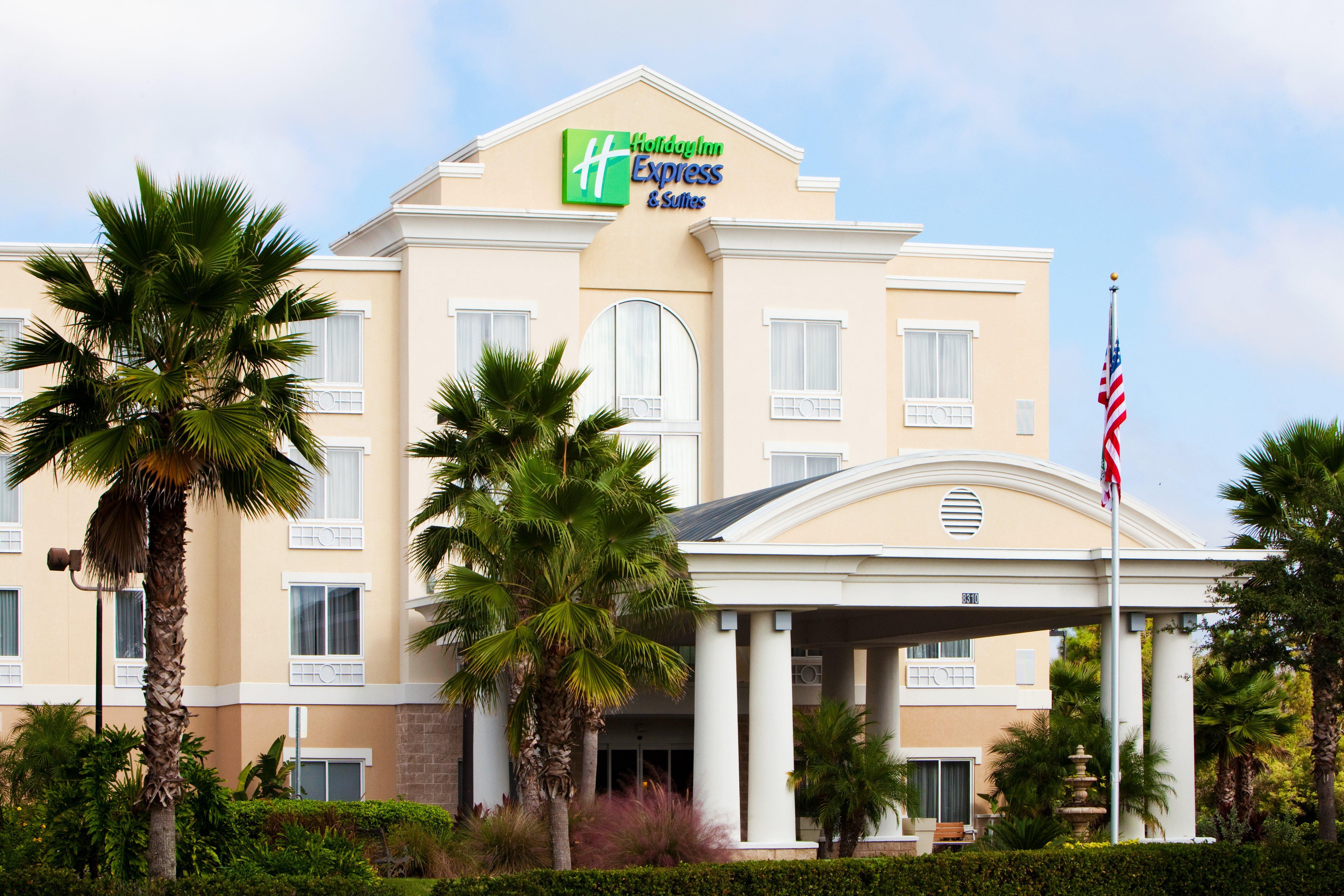 Holiday Inn Express And Suites Tampa I-75 At Bruce B. Downs By Ihg Екстериор снимка