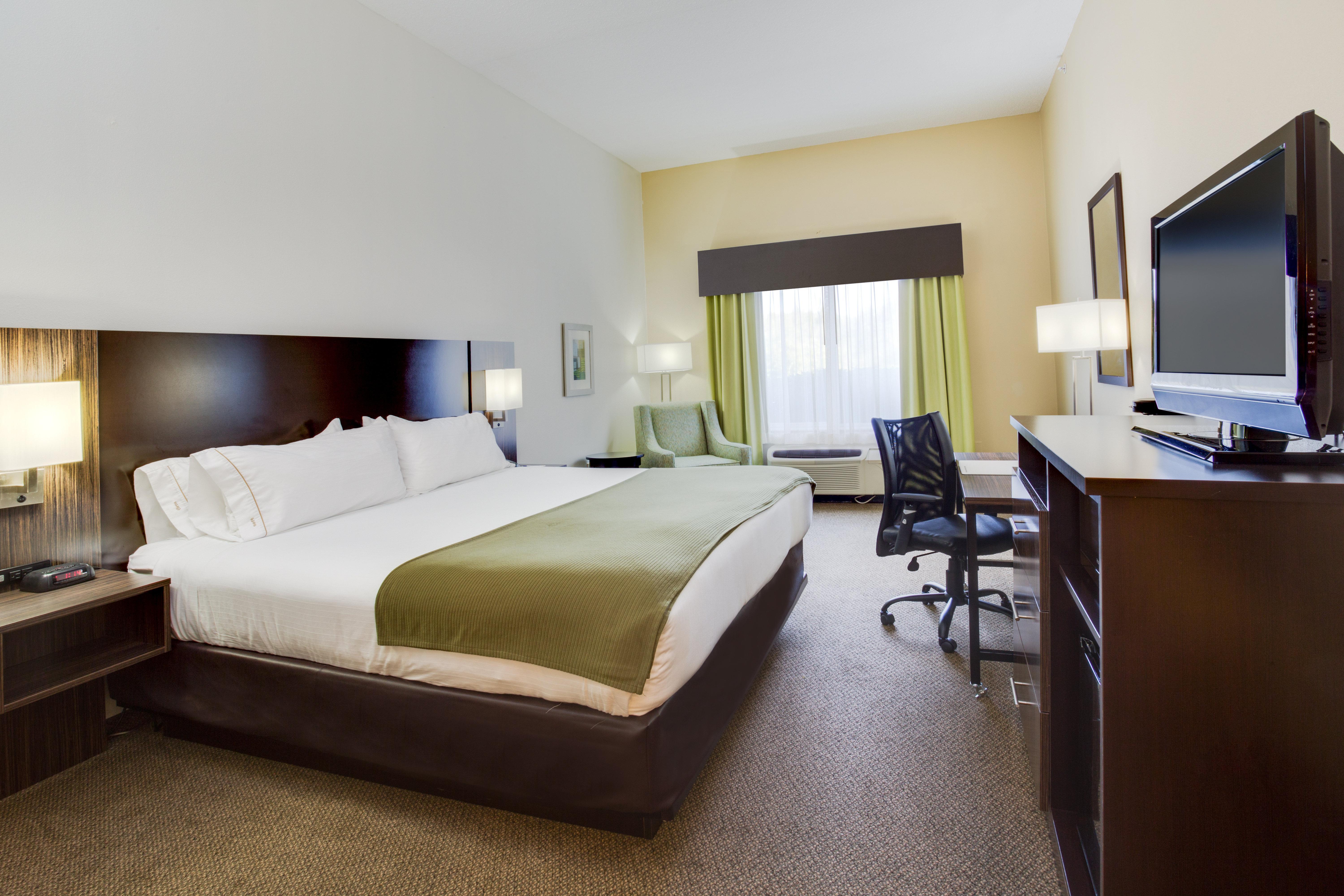 Holiday Inn Express And Suites Tampa I-75 At Bruce B. Downs By Ihg Екстериор снимка