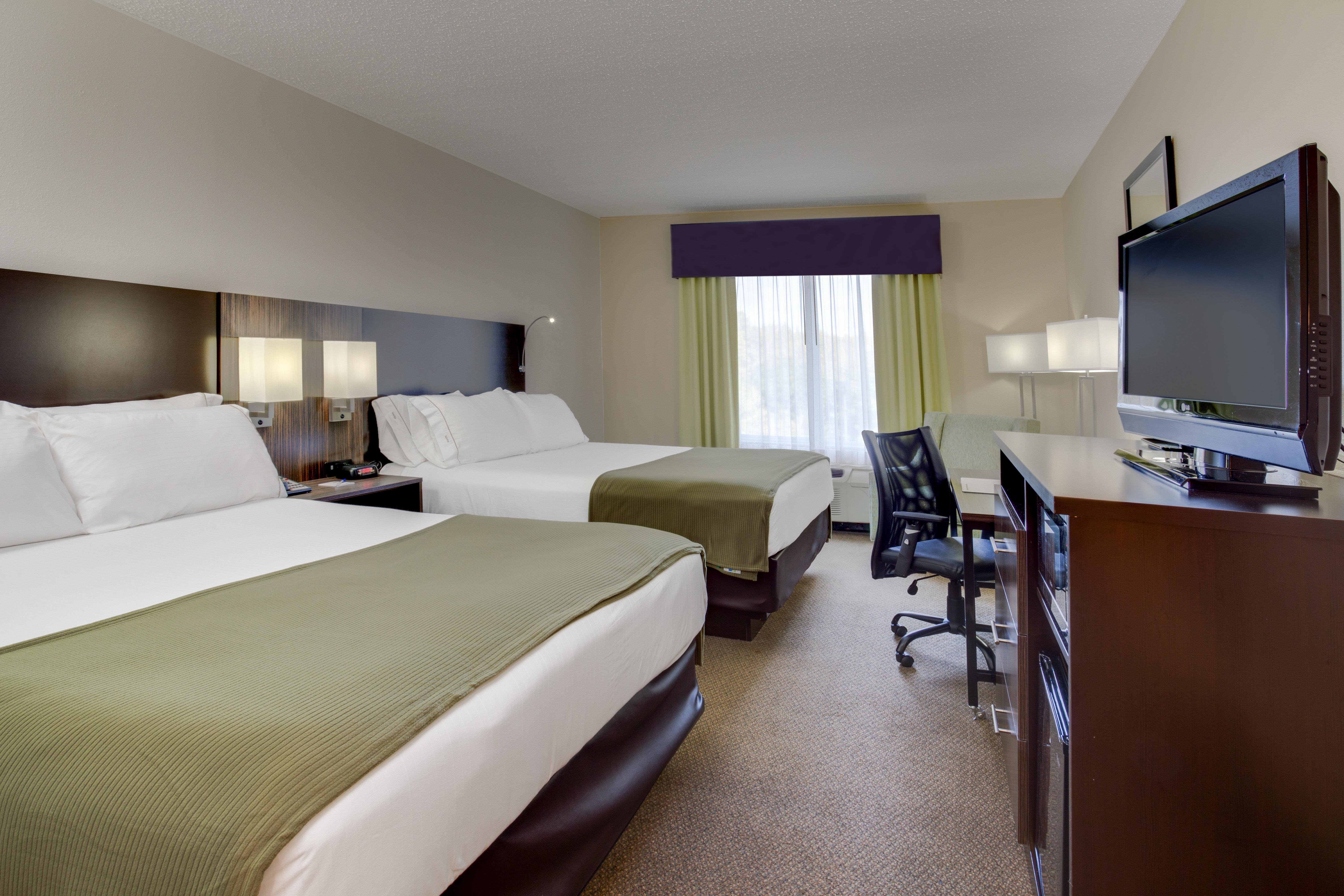 Holiday Inn Express And Suites Tampa I-75 At Bruce B. Downs By Ihg Екстериор снимка