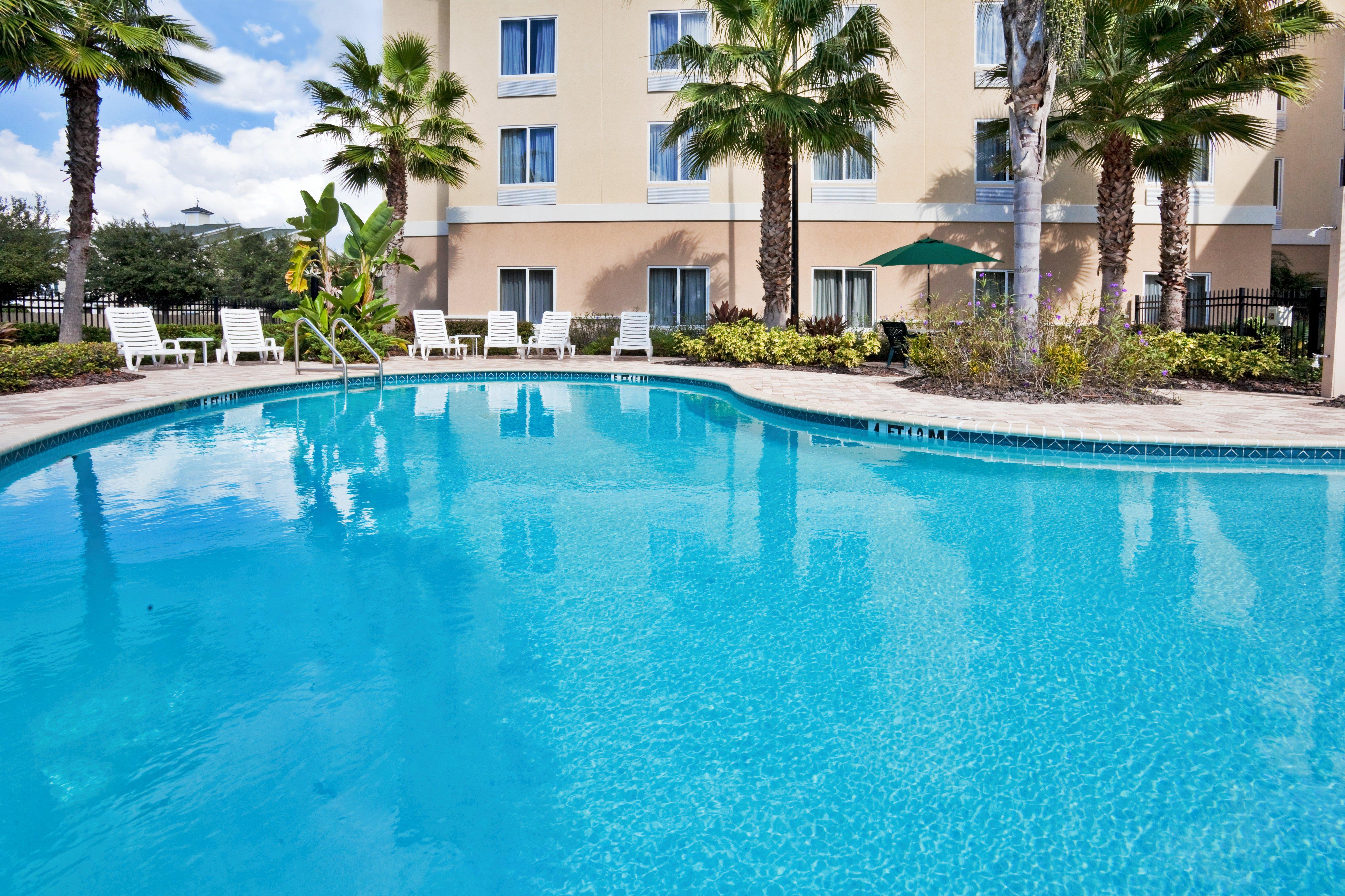Holiday Inn Express And Suites Tampa I-75 At Bruce B. Downs By Ihg Екстериор снимка